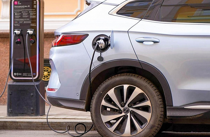 Гибрид или электрокар: что выбрать для России в 2025 году