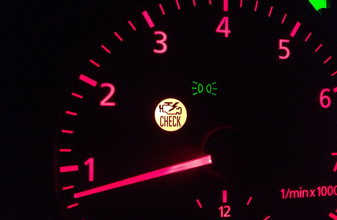 Чек-энджин горит: самые частые причины и как понять, можно ли продолжать движение 